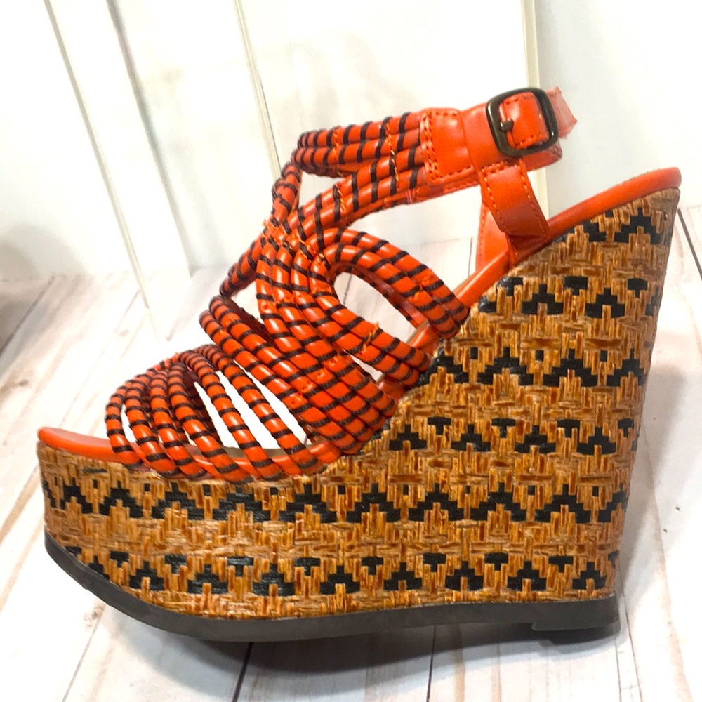 Orange platforms funky straw weaved base hippie style boho Mossimo US 6.5